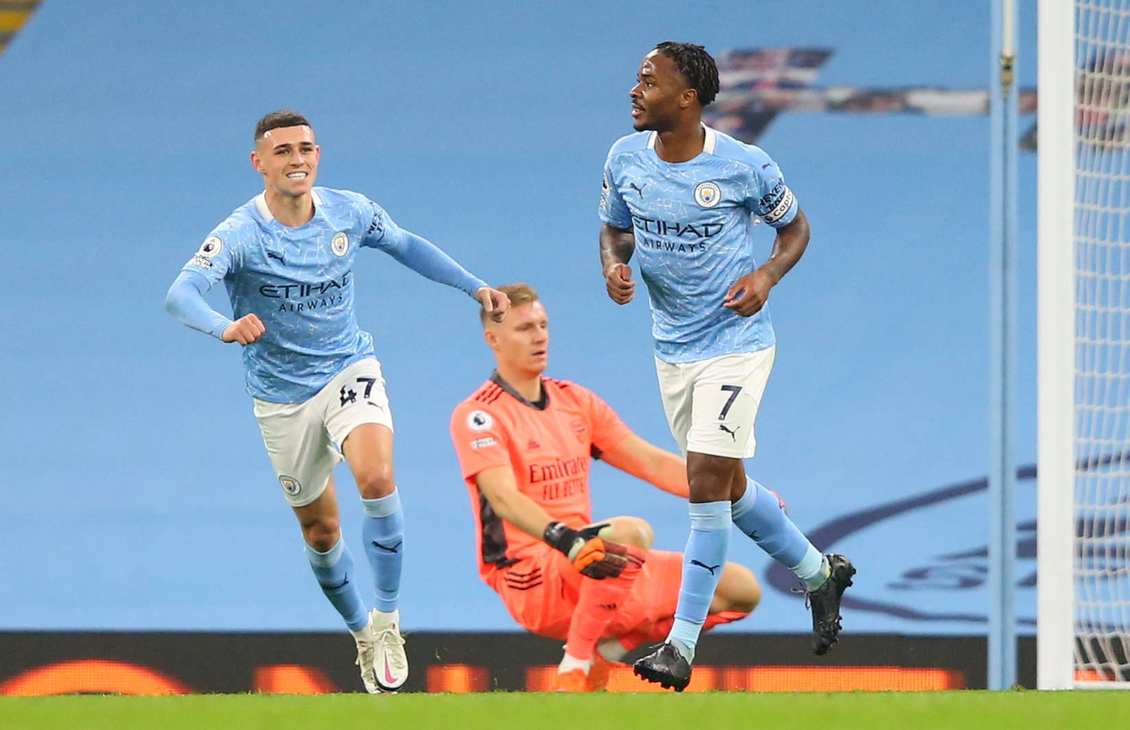 他们在射门 他们在射门